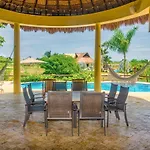 Villa Rodeada De Naturaleza En La Isla De Baru